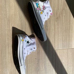 Hello Kitty Converse